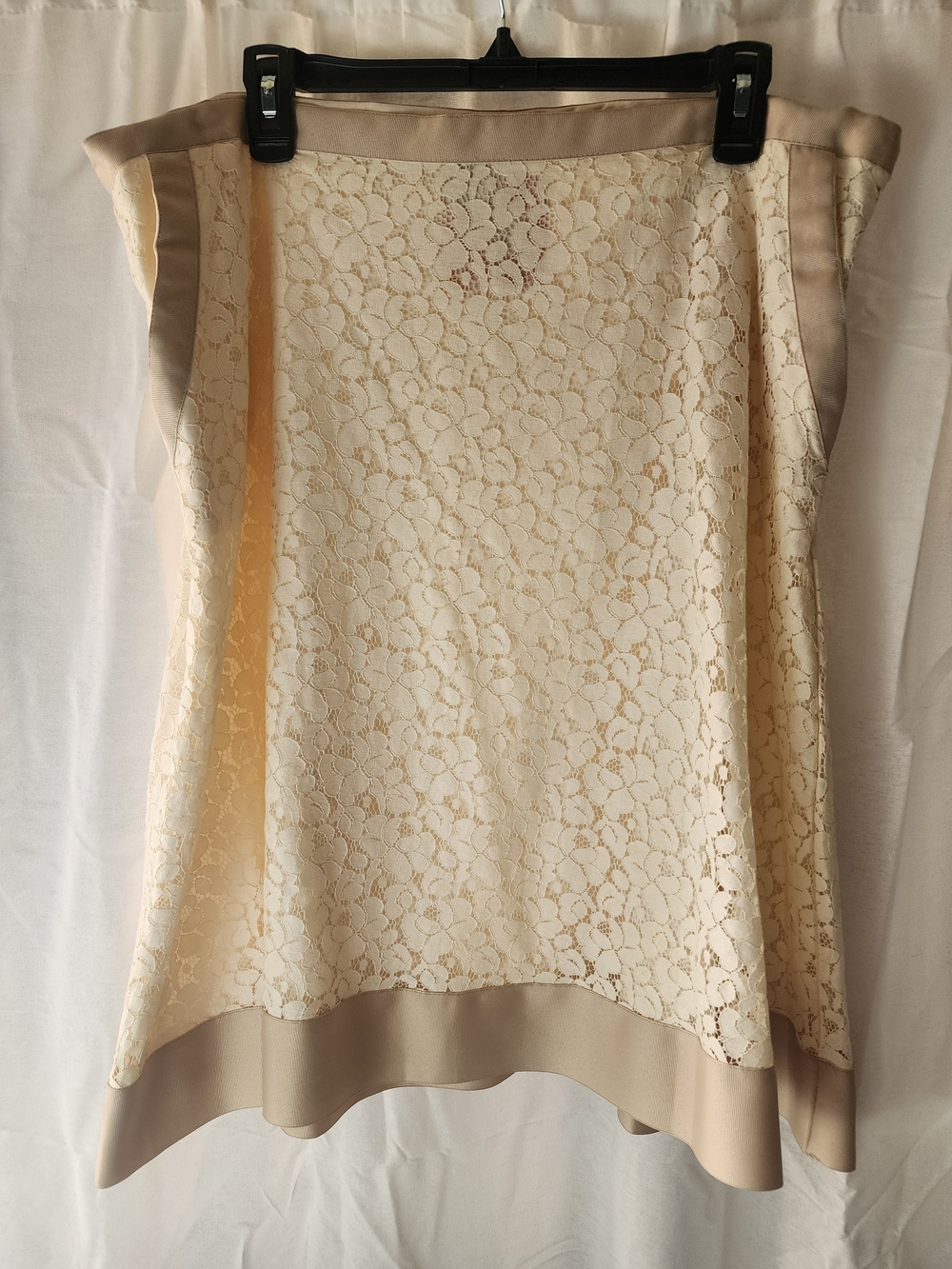 Isaac Mizrahi Cream Lace A-Line Skirt with Tan Trim And Pockets